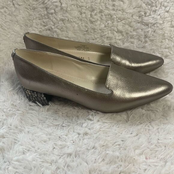 Anne Klein metallic taupe leather slip on shoes 1.5” Block heels SZ8.5M - Picture 4 of 13
